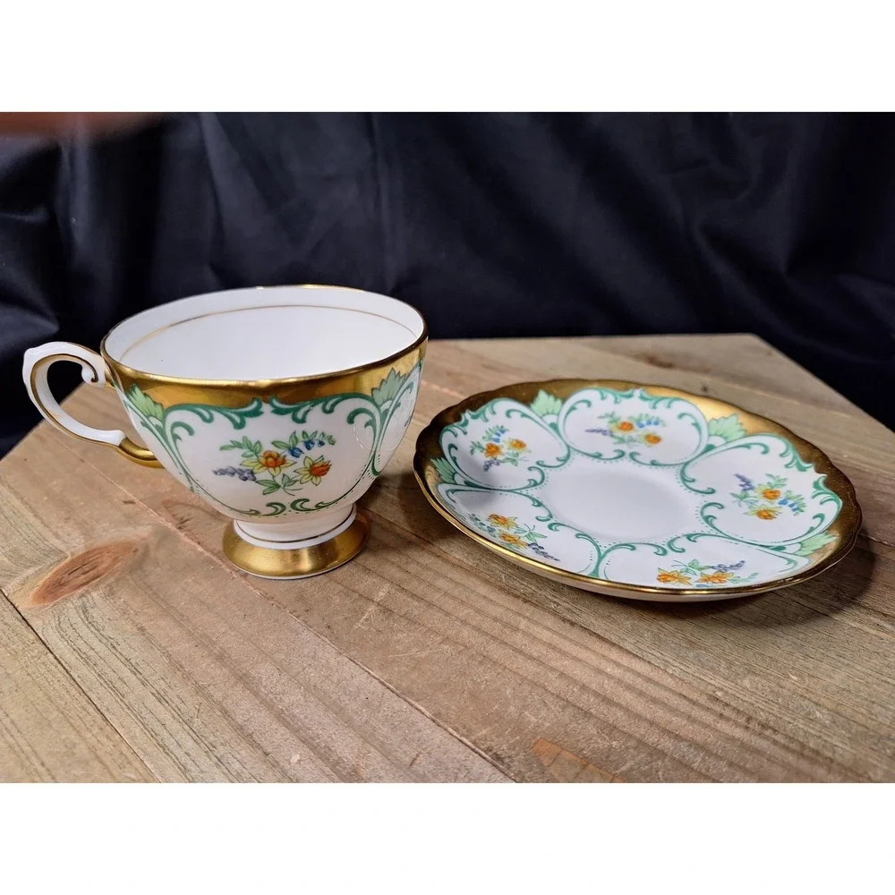 Vintage Tuscon Floral Bone China‎ Teacup & Saucer Set Gold Gilt Green Scrollwork